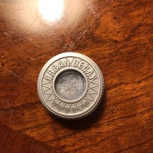 URBAN DECAY EYESHADOW IN SHADE STRIP